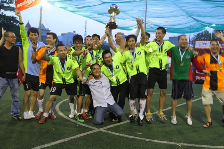 Chúc mừng đội BFC vô định giải OS Futsal Champions League 2011