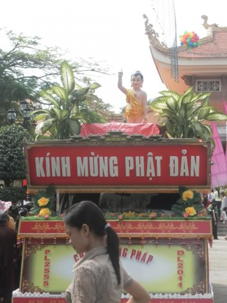 Phật Đản, có bác nào đi chùa