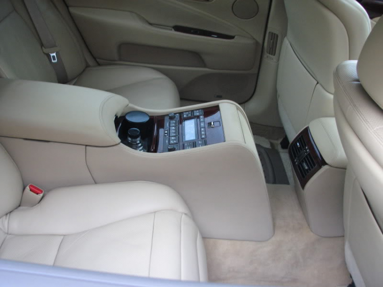 Lexus LS430, LS460/L,  LS600h/L - Im Lặng Là Vàng