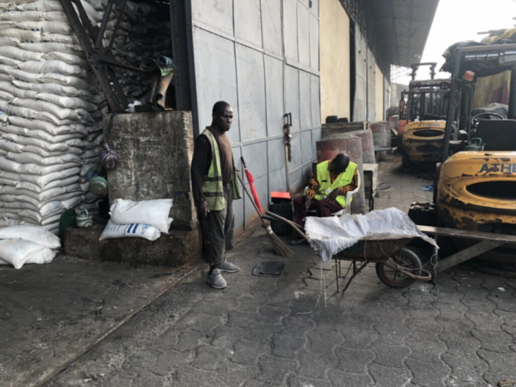 Em đang ở Tây Phi - Bờ Biển Ngà Em đang ở Tây Phi - Bờ Biển Ngà