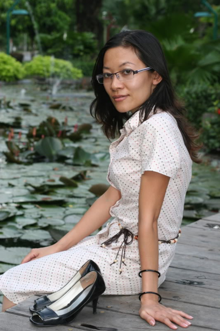Có cách nàođểchụp chân dung ngoài trời nắng to mà KHÔNG có flash + reflector? Có cách nàođểchụp chân dung ngoài trời nắng to mà KHÔNG có flash + reflector?