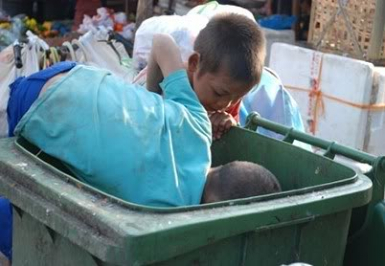 Mong Các Bác Jeep giúp sức. Mong Các Bác Jeep giúp sức.