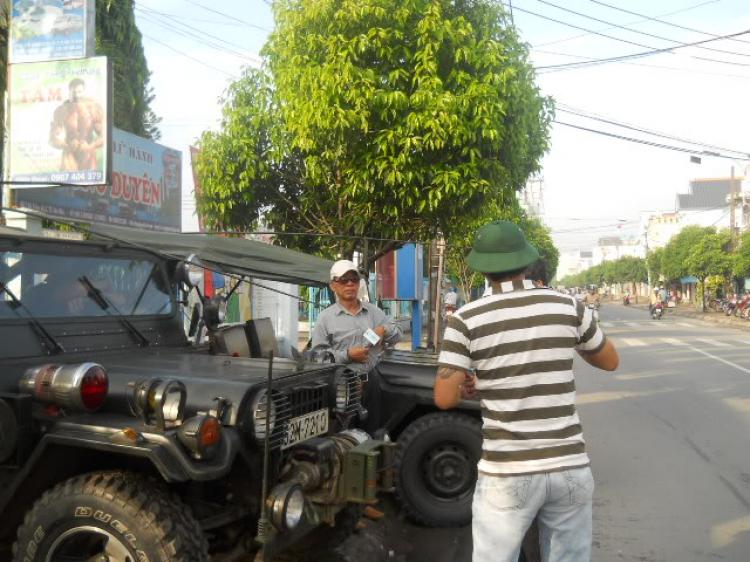 Mong Các Bác Jeep giúp sức. Mong Các Bác Jeep giúp sức.