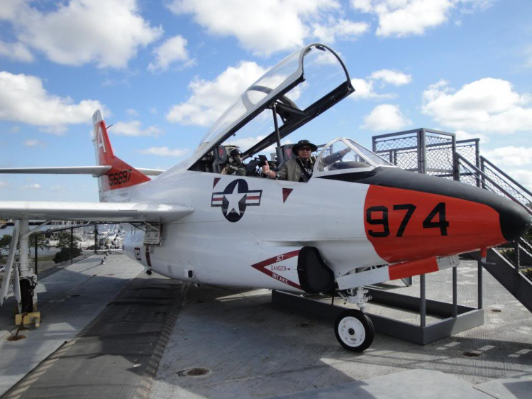 HFC : Thăm hàng không mẫu hạm USS MIDWAY ở San Diego / California HFC : Thăm hàng không mẫu hạm USS MIDWAY ở San Diego / California