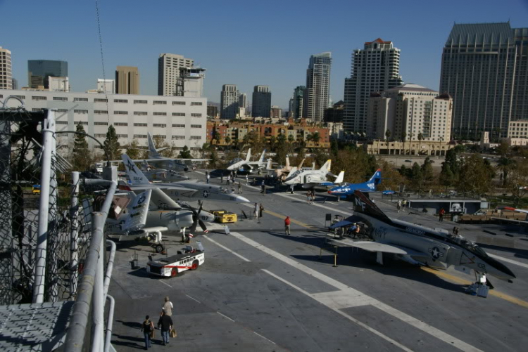 HFC : Thăm hàng không mẫu hạm USS MIDWAY ở San Diego / California