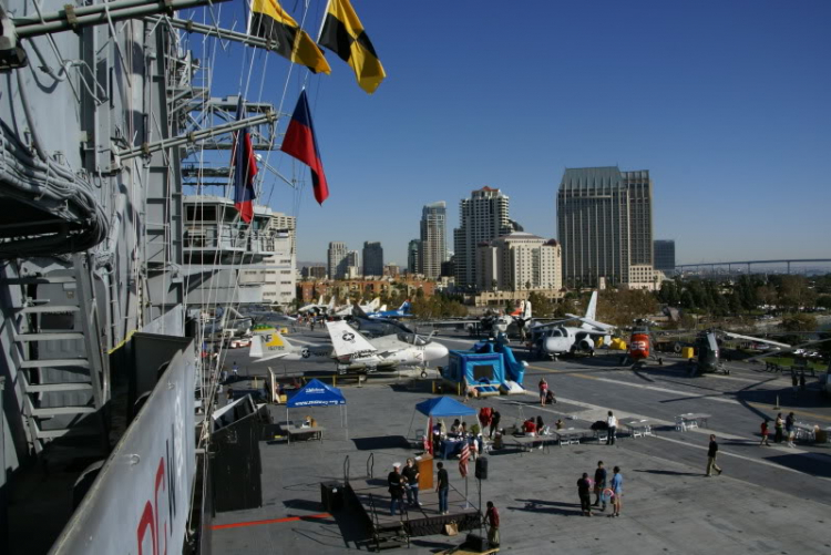 HFC : Thăm hàng không mẫu hạm USS MIDWAY ở San Diego / California