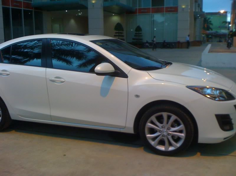 Khoe Mazda 3 2011 trắng ngọc ngà