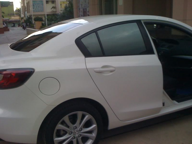 Khoe Mazda 3 2011 trắng ngọc ngà