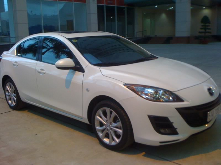 Khoe Mazda 3 2011 trắng ngọc ngà