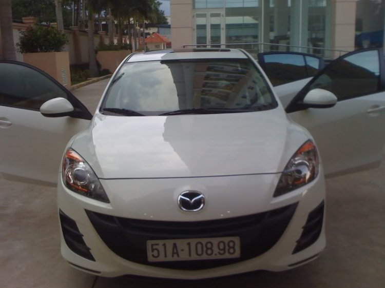 Khoe Mazda 3 2011 trắng ngọc ngà