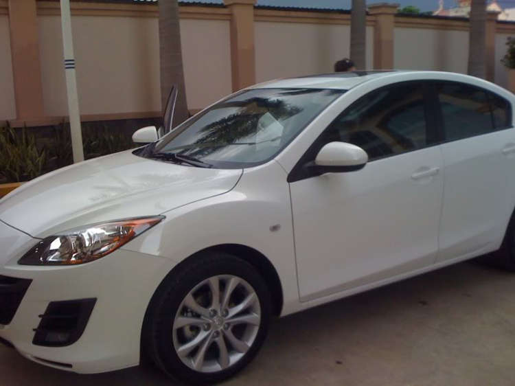 Khoe Mazda 3 2011 trắng ngọc ngà