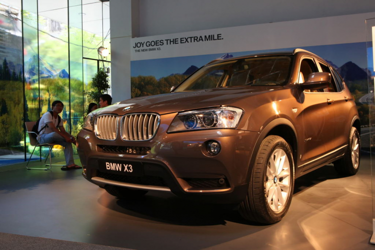 Hình BMW X3 đây ạ, em vừa đi xem lễ ra mắt về. Hình BMW X3 đây ạ, em vừa đi xem lễ ra mắt về.