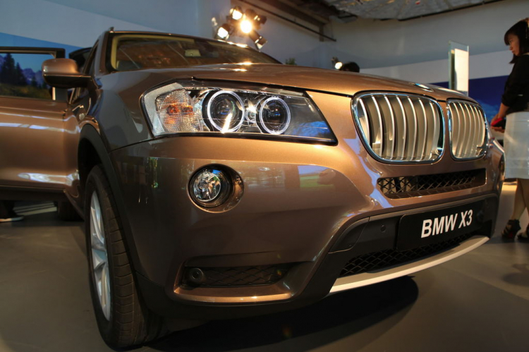 Hình BMW X3 đây ạ, em vừa đi xem lễ ra mắt về. Hình BMW X3 đây ạ, em vừa đi xem lễ ra mắt về.