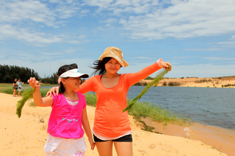 Cùng gia đình dạo chơi đồi cát Phan Thiết