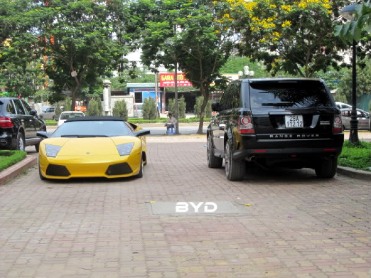 LP640 Roadster khoe dáng với Range Rover Sport dưới gốc Dừa :)