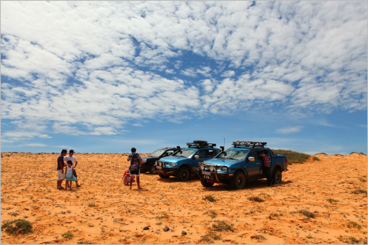 Cùng gia đình dạo chơi đồi cát Phan Thiết Cùng gia đình dạo chơi đồi cát Phan Thiết