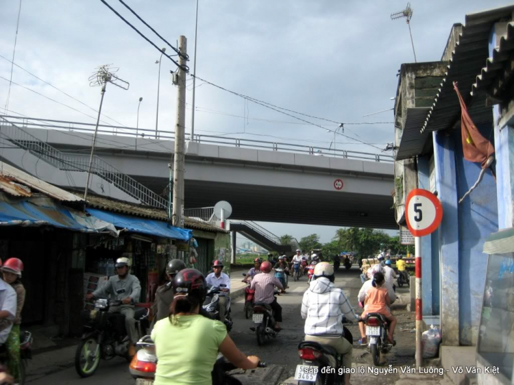 Từ khu Bình Phú Q6, ra đại lộ Võ Văn Kiệt để về Q1 sao cho  đúng?