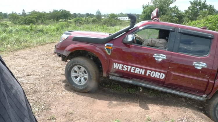 Ford ranger những hình ảnh chuẩn bị cho giải đua xe địa hình vô lăng vàng 2011 Ford ranger những hình ảnh chuẩn bị cho giải đua xe địa hình vô lăng vàng 2011