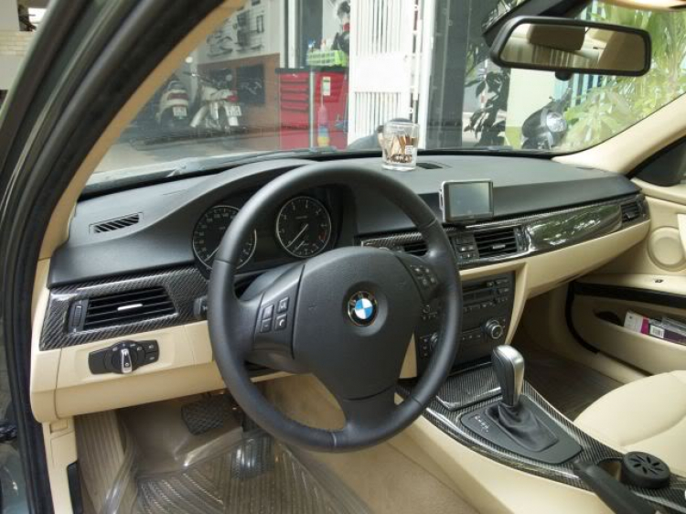 Một em BMW 320i 2010 thay đổi sắc đẹp với Carbon ...