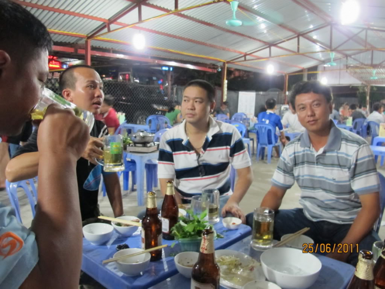 Một vài hình ảnh chuyến đi ủng hộ cuộc thi VOC tại Hà Nội của các thành viên FFC Một vài hình ảnh chuyến đi ủng hộ cuộc thi VOC tại Hà Nội của các thành viên FFC