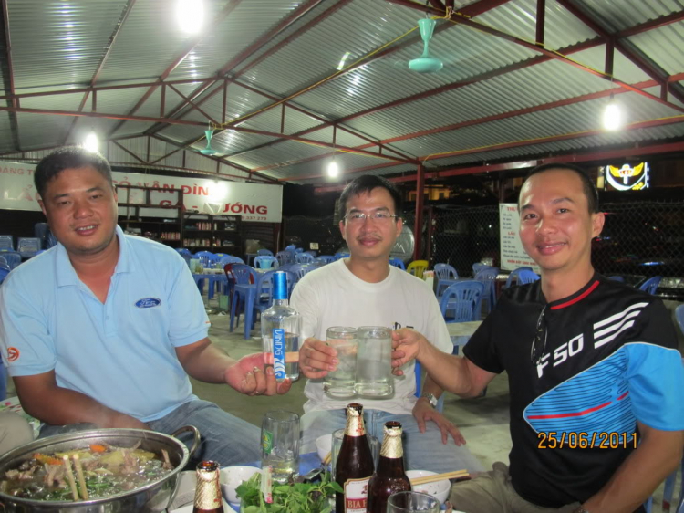 Một vài hình ảnh chuyến đi ủng hộ cuộc thi VOC tại Hà Nội của các thành viên FFC Một vài hình ảnh chuyến đi ủng hộ cuộc thi VOC tại Hà Nội của các thành viên FFC