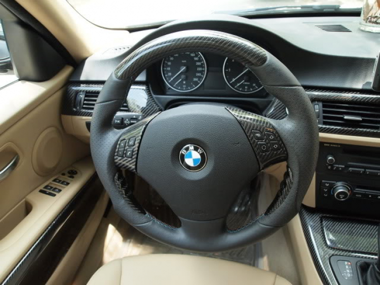 Một em BMW 320i 2010 thay đổi sắc đẹp với Carbon ...