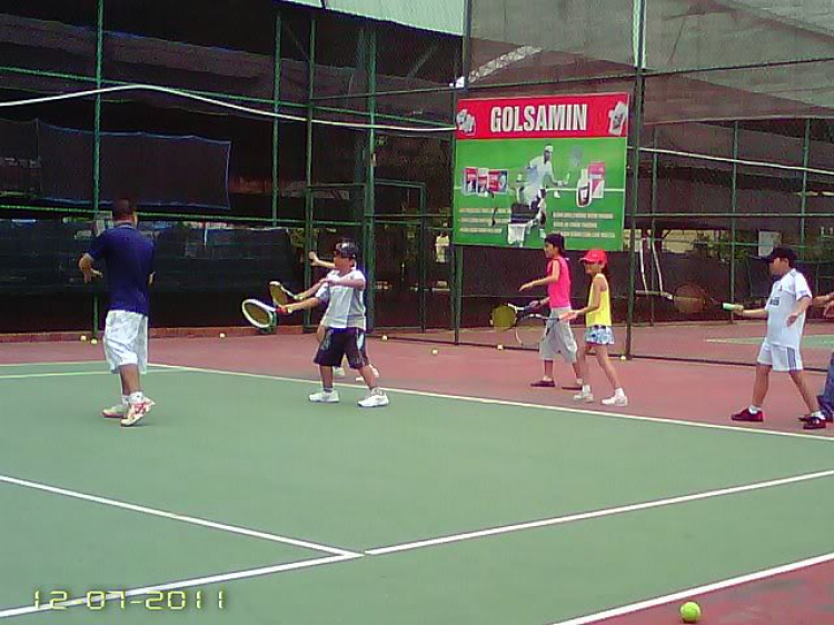 Tập tennis trẻ em..miễn phí..