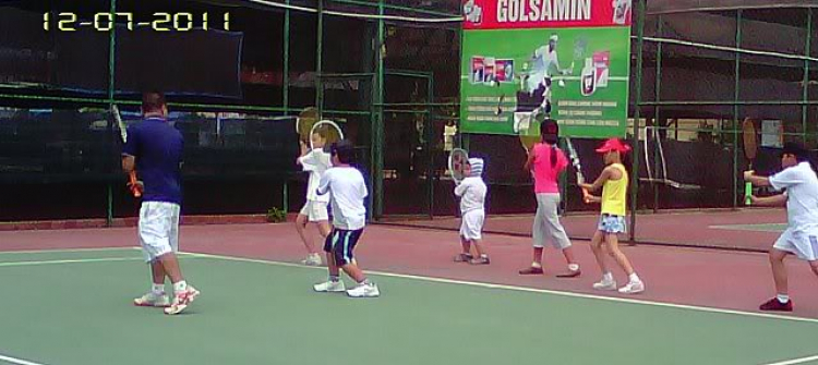 Tập tennis trẻ em..miễn phí..