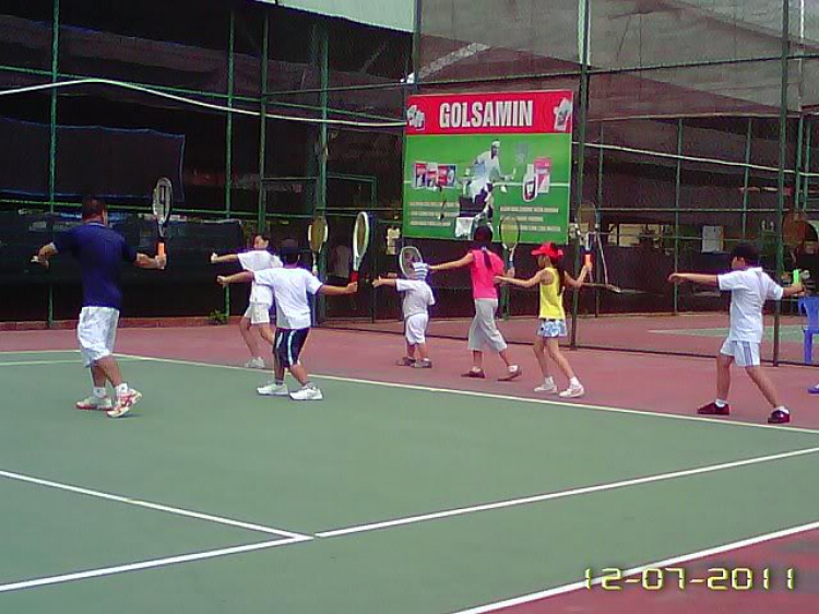 Tập tennis trẻ em..miễn phí..