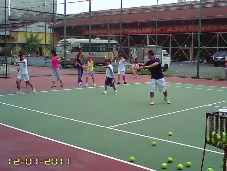 Tập tennis trẻ em..miễn phí..