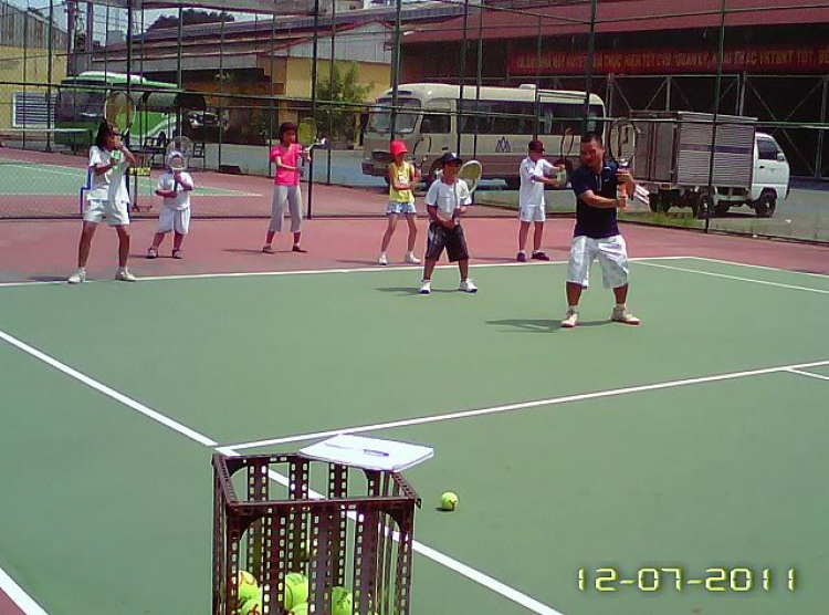 Tập tennis trẻ em..miễn phí..