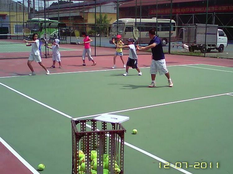 Tập tennis trẻ em..miễn phí..