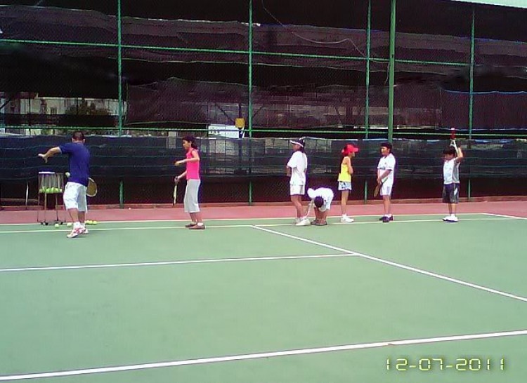 Tập tennis trẻ em..miễn phí..