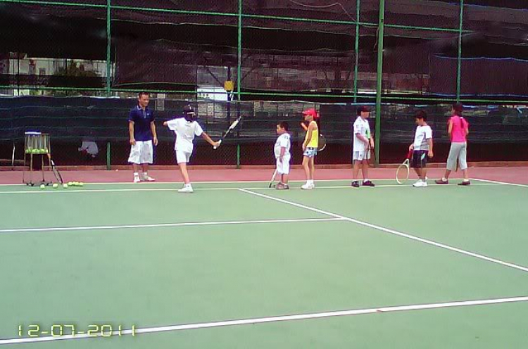 Tập tennis trẻ em..miễn phí..