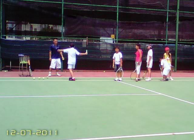 Tập tennis trẻ em..miễn phí..