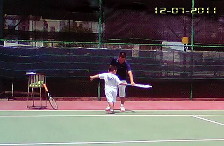 Tập tennis trẻ em..miễn phí..