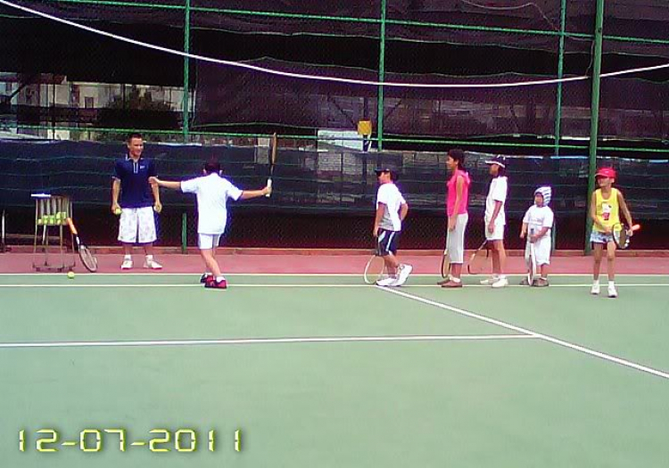 Tập tennis trẻ em..miễn phí..