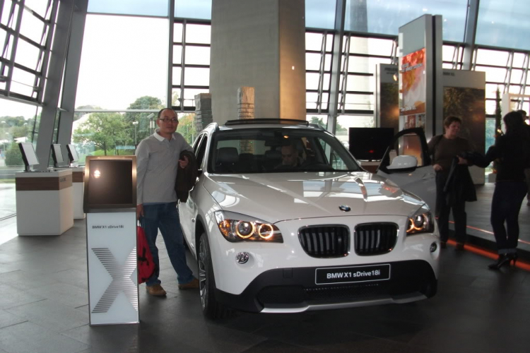 Tham quan bảo tàng và tổng hành dinh của hãng BMW tại Munich