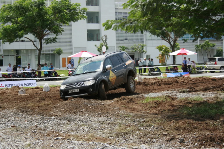 Địa điểm ra mắt Pajero Sport : Khu Hồ Bán Nguyệt QK7 Q7 Địa điểm ra mắt Pajero Sport : Khu Hồ Bán Nguyệt QK7 Q7