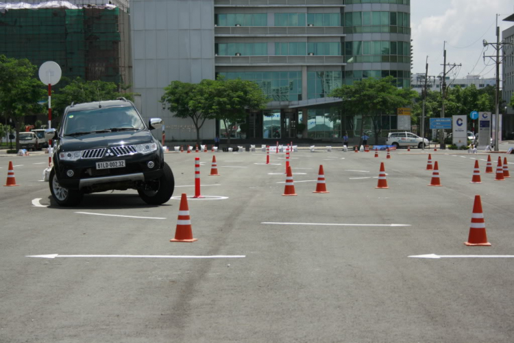 Địa điểm ra mắt Pajero Sport : Khu Hồ Bán Nguyệt QK7 Q7 Địa điểm ra mắt Pajero Sport : Khu Hồ Bán Nguyệt QK7 Q7