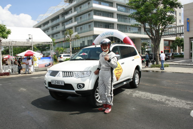 Địa điểm ra mắt Pajero Sport : Khu Hồ Bán Nguyệt QK7 Q7