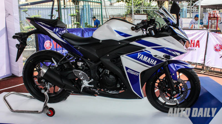 Cận cảnh Yamaha R25 vừa có mặt tại Việt Nam