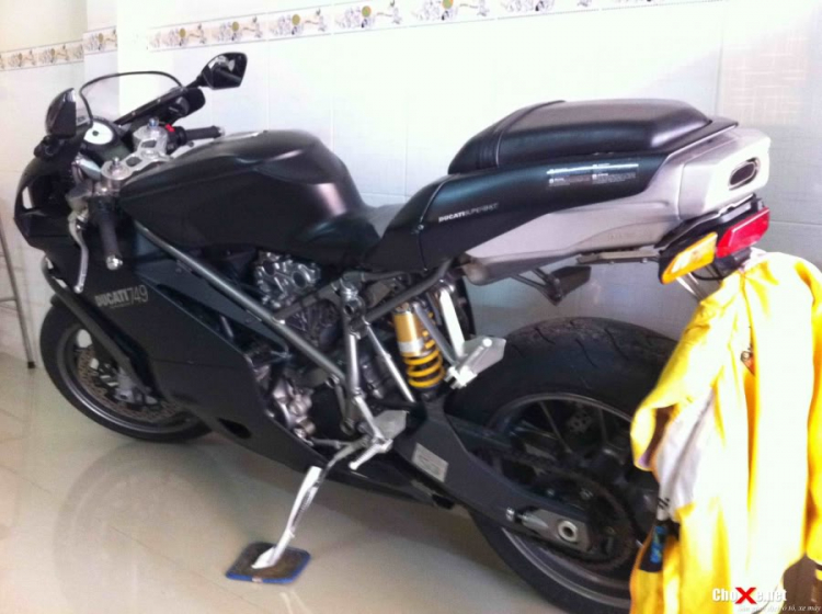 HELP! DUCATI 749