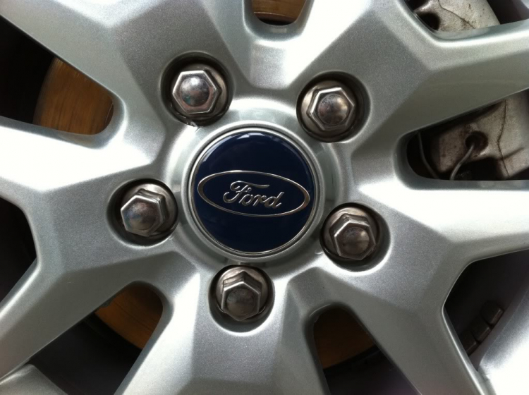 Em bán bộ mâm vỏ zin 15" theo xe Ford Focus đời 2010 !!! --->>> Đã bán !!!