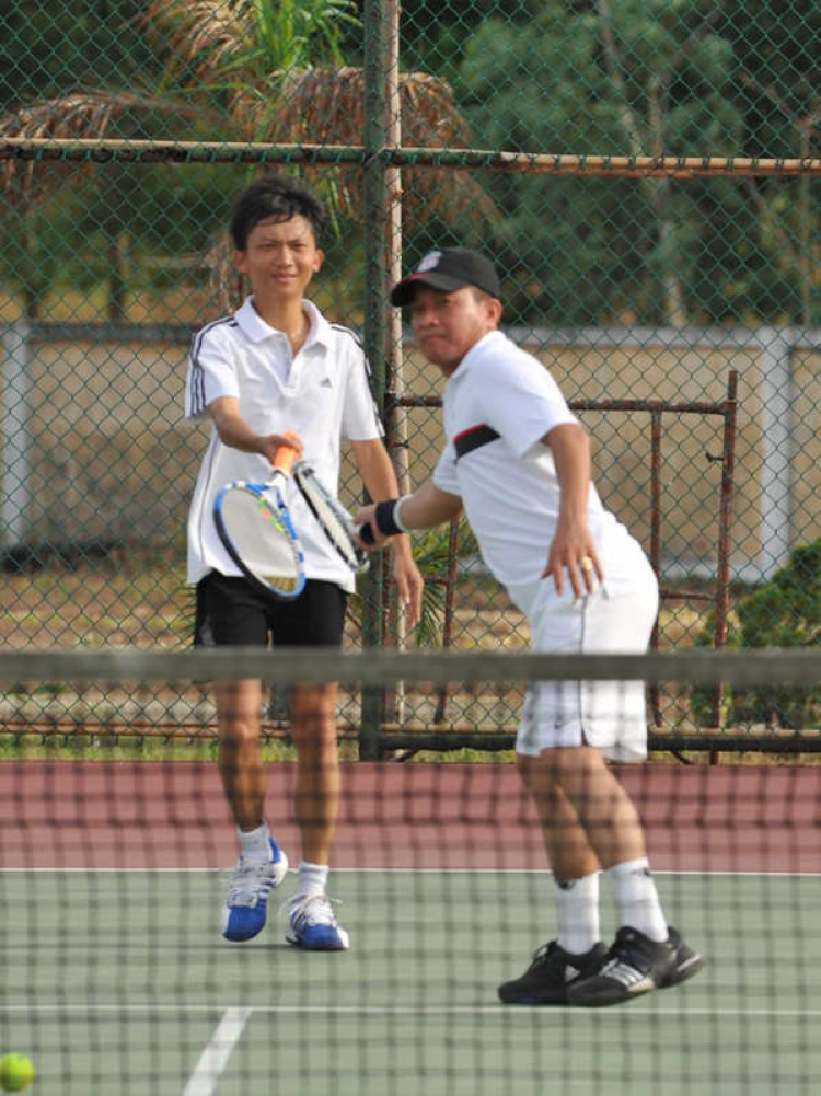 Hình ảnh giải Tennis SFC CUP 2011 - Hội tụ 3 miền SFC tại Lăng Cô Huế