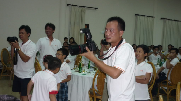 Tường thuật trực tiếp "Hành trình SFC hội tụ 3 miền"- Lăng Cô, 7/2011 (liên tục cập nhật) Tường thuật trực tiếp "Hành trình SFC hội tụ 3 miền"- Lăng Cô, 7/2011 (liên tục cập nhật)