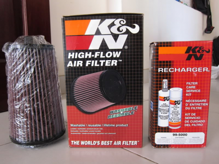 Mercedes E 200K K&N Air Filter + Recharger Filter Care service Kit