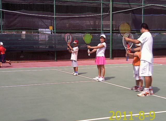 Tập tennis trẻ em..miễn phí..