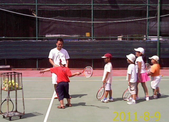 Tập tennis trẻ em..miễn phí..