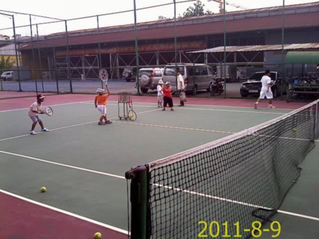 Tập tennis trẻ em..miễn phí..